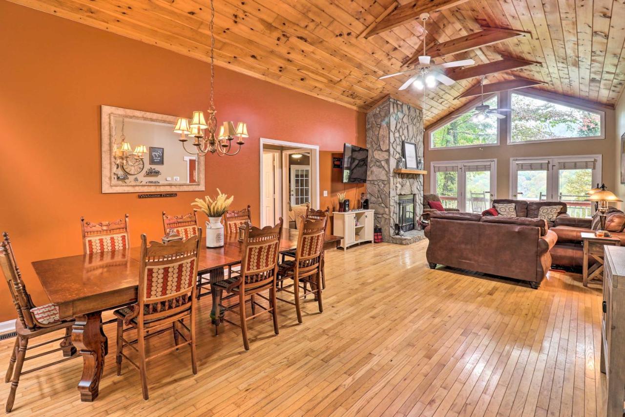 Rustic Red Cabin With Deck In Maggie Valley Club! Exterior photo