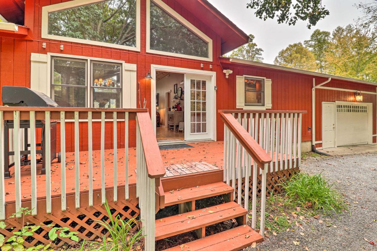 Rustic Red Cabin With Deck In Maggie Valley Club! Exterior photo